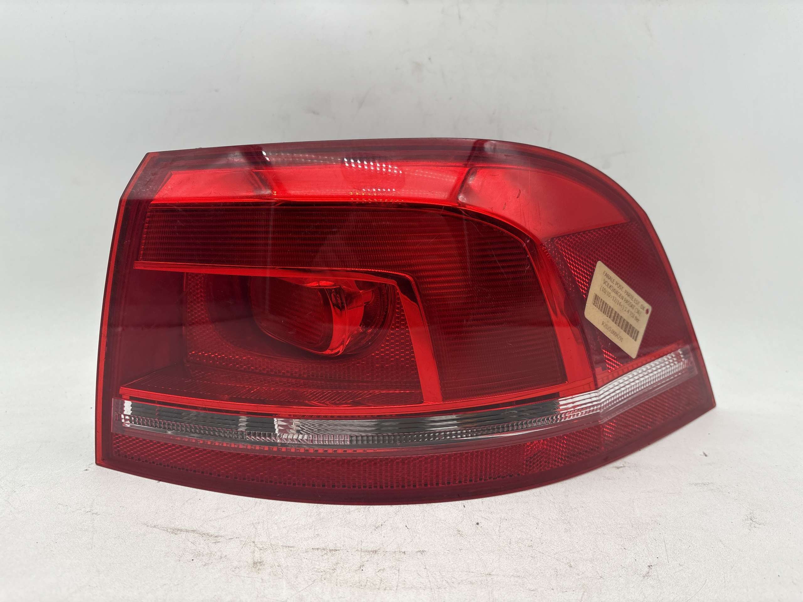 Fanale Posteriore esterno destro VOLKSWAGEN PASSAT 36 Station Wagon 2010-2014