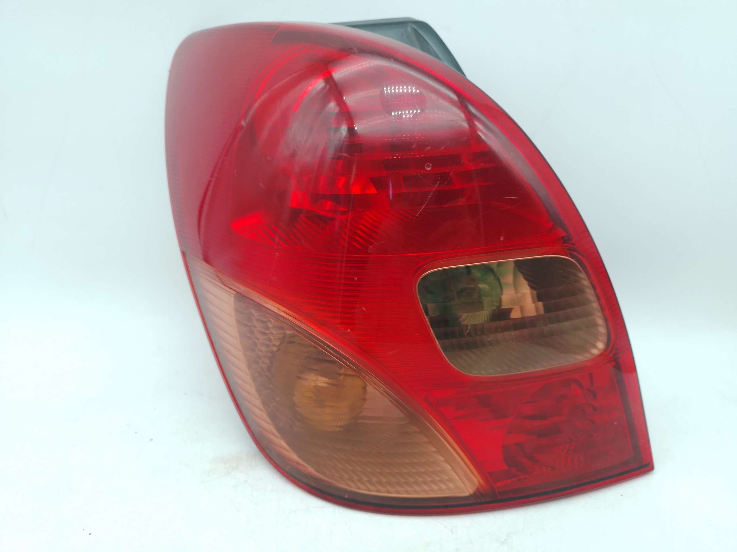 Fanale Posteriore sinistro TOYOTA COROLLA VERSO 2002-2004