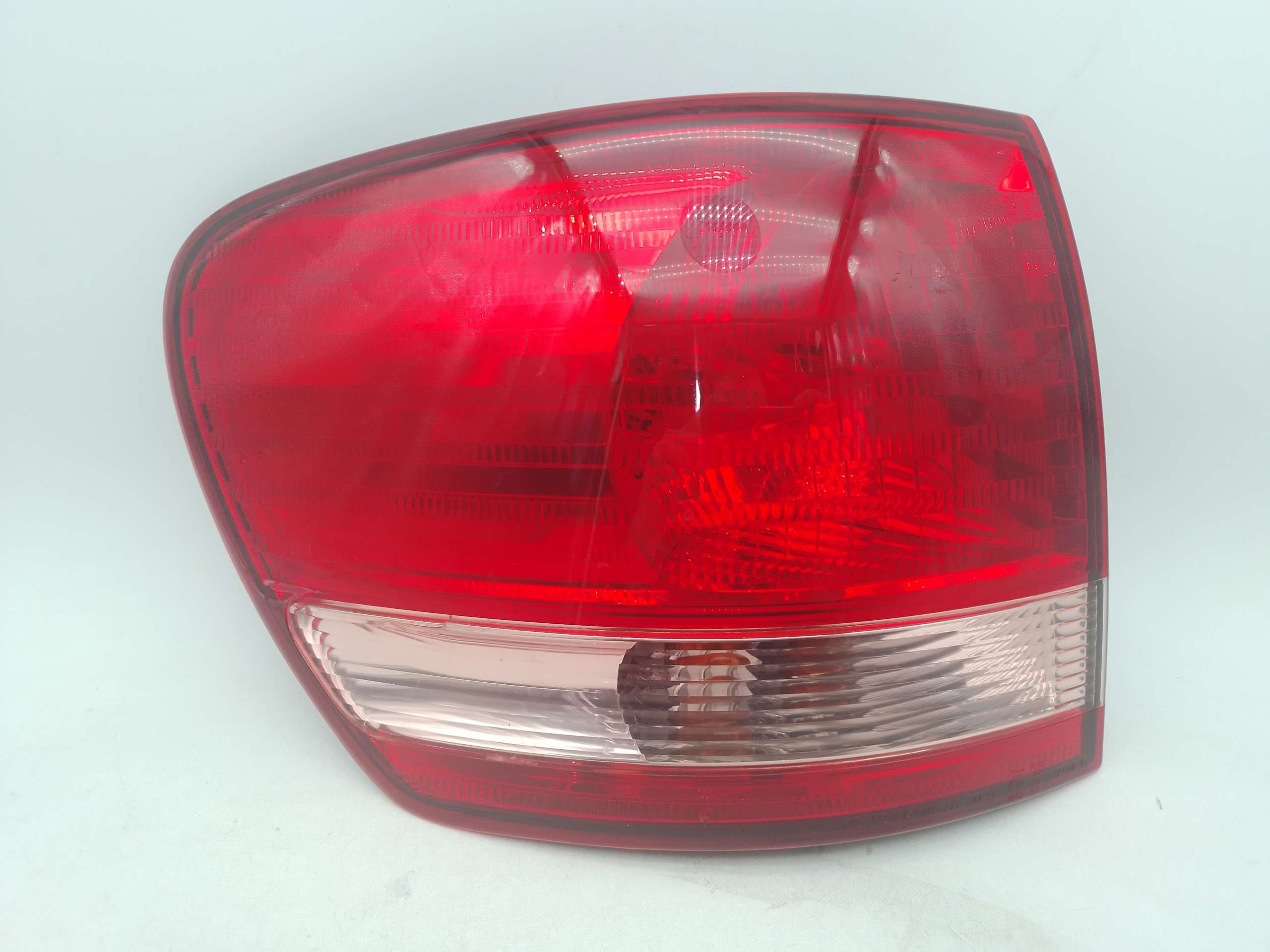 Fanale Posteriore esterno sinistro TOYOTA AVENSIS VERSO 2001-2003