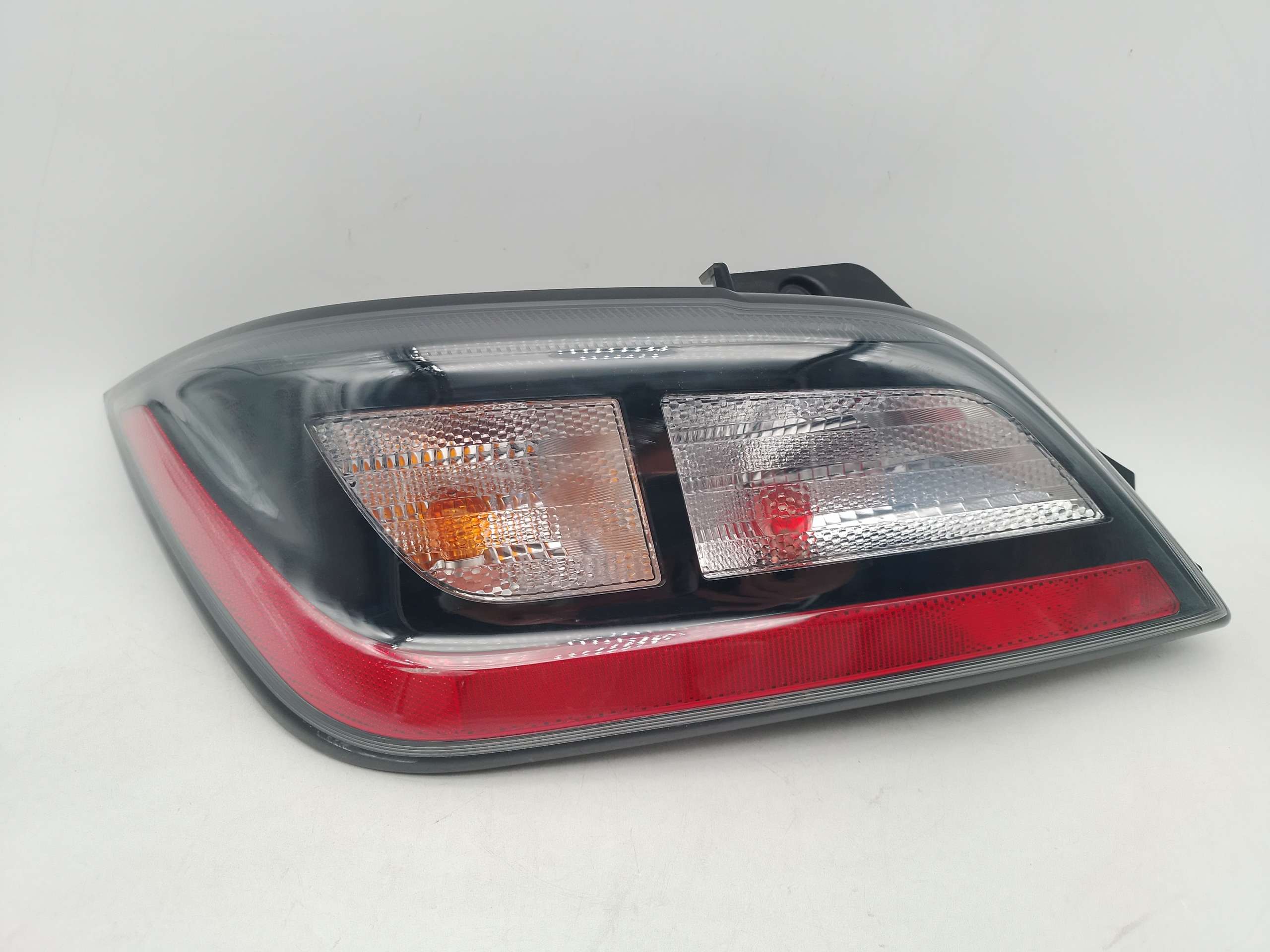 Fanale Posteriore inferiore sinistro HYUNDAI KONA 2021-24