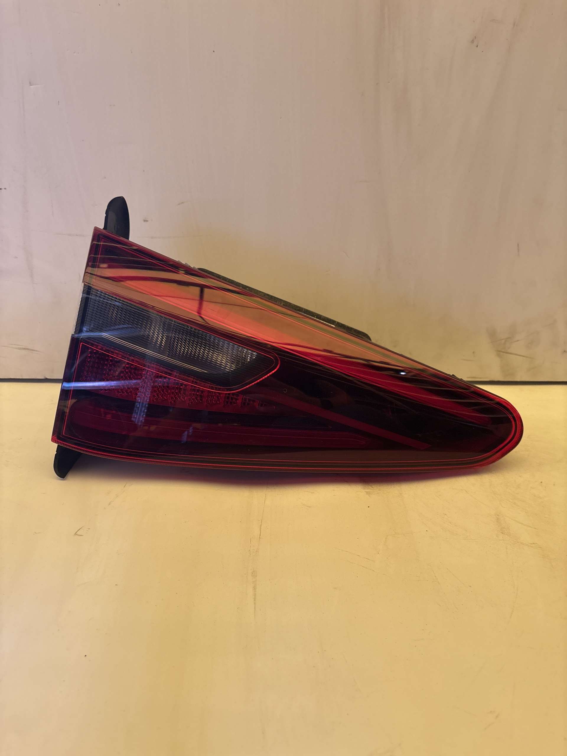 Fanale Posteriore interno sinistro nero ALFA ROMEO STELVIO 2017